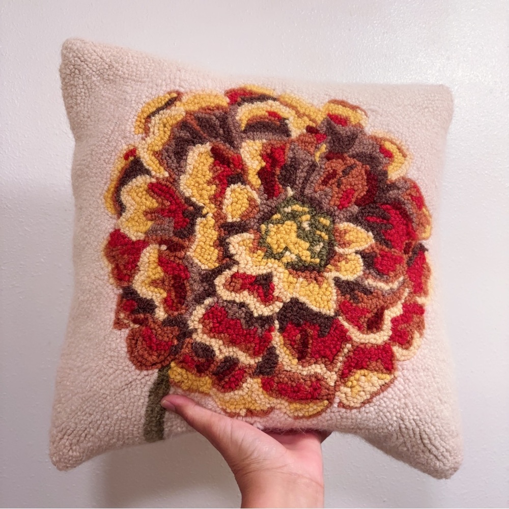 Viva Terra Hand Hooked 100% Natural Non-Allergenic Wool Decorative Throw Pillow